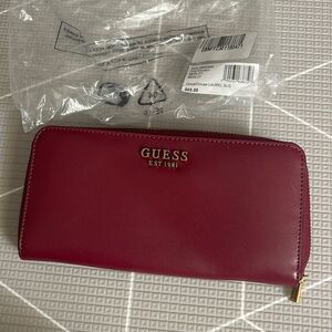 GUESS

Laurel Large Zip-Around Wallet